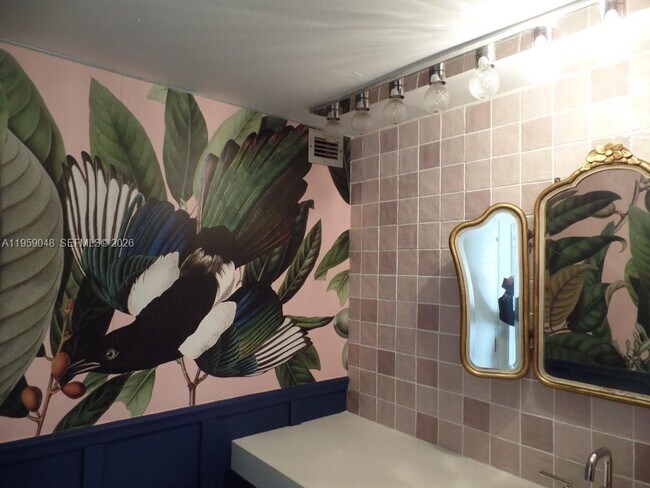 Building Photo - 6770 Indian Creek Dr