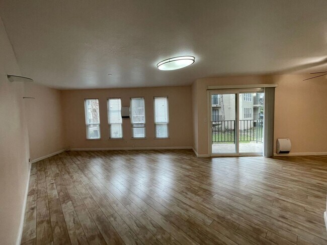 Building Photo - 1910 Barrymore Common #A, Fremont, CA 94538