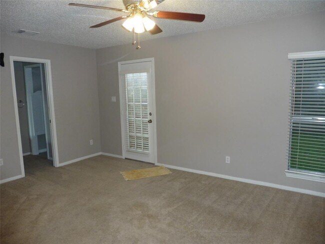 Building Photo - Duncaster Drive, Missouri City, TX 77459 - 3 BR 2.5 BA single-family home