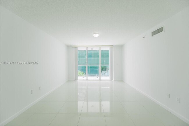 Building Photo - 31 SE 5th St