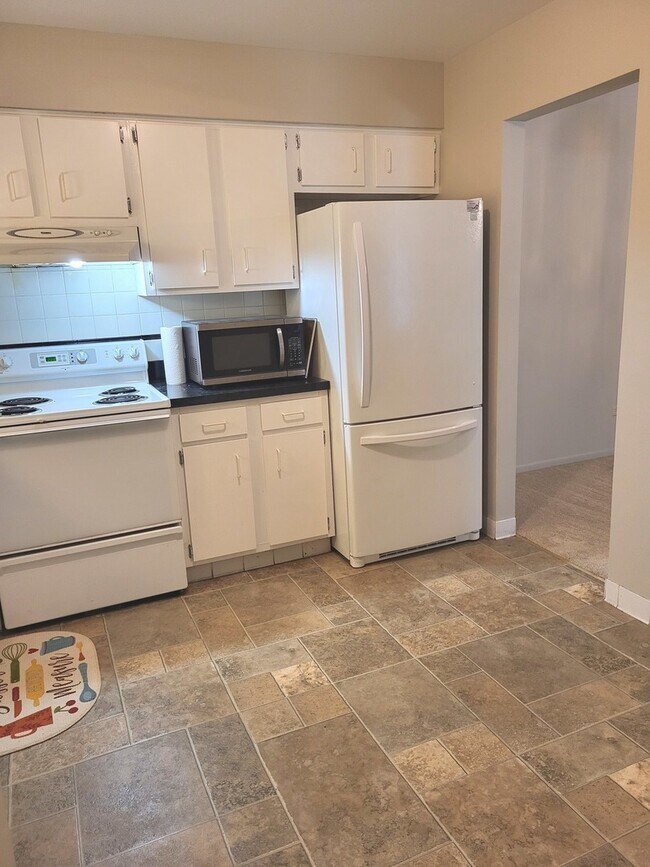 Building Photo - 7510 Farmingdale Dr