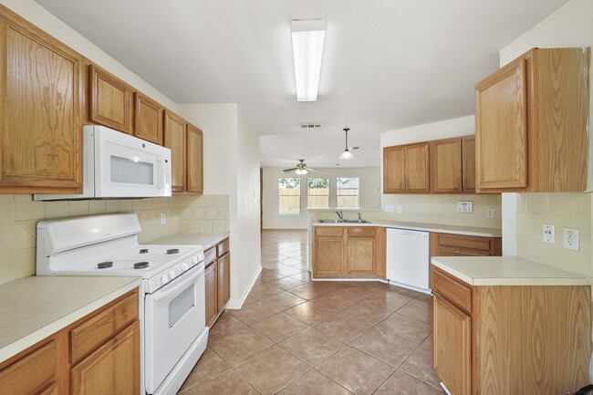 Building Photo - 16342 Blue Rock Springs Dr