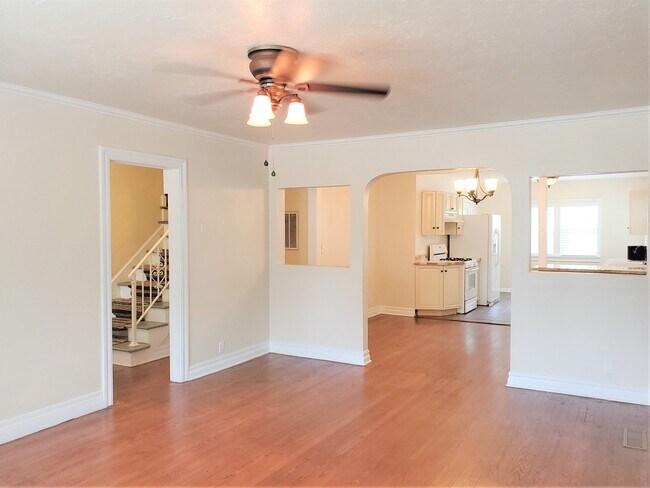 Building Photo - AMAZING 5 BED, 2 BATH MILLERS ADDITION NW OKC