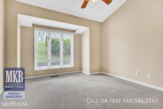 Building Photo - 4978 Hunting Hills Cir