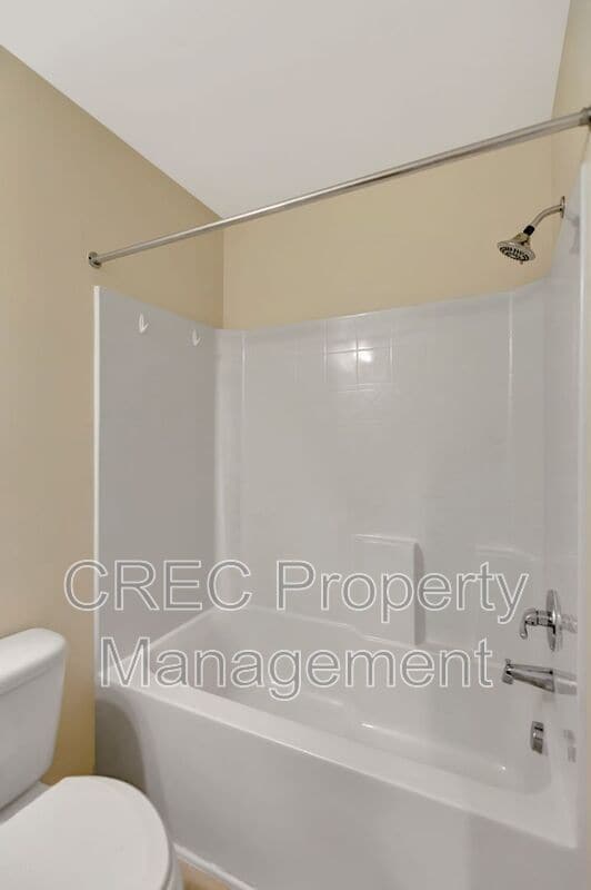 Building Photo - 339 Flyway Rd