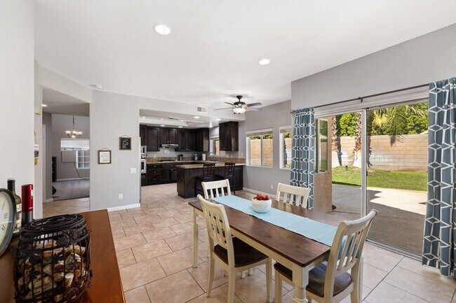 Building Photo - Pool Home in Palm Desert