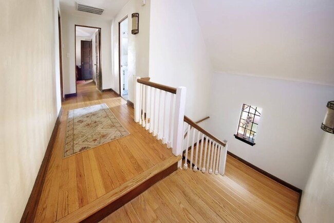 Building Photo - Locust Lane House!