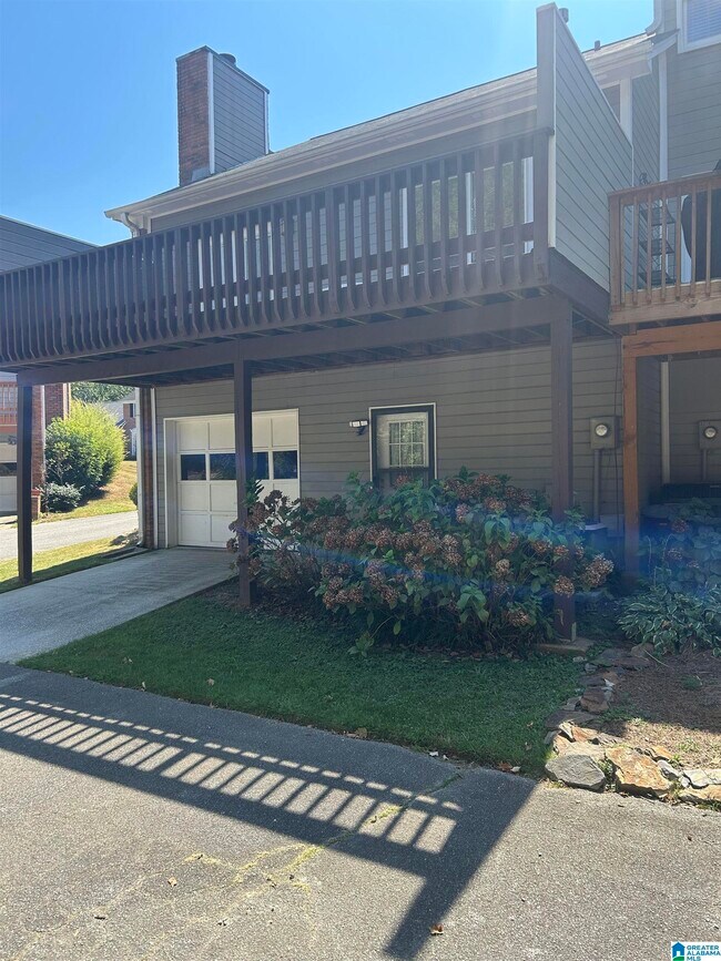 Building Photo - 2212 Ascot Ln