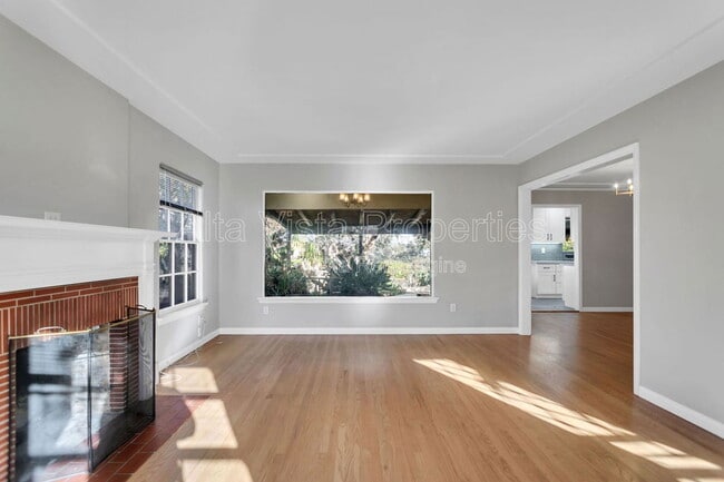 Building Photo - 4865 Lucille Pl