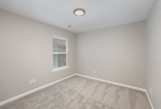 Building Photo - Elegant 4-bedroom Ballantyne home located ...