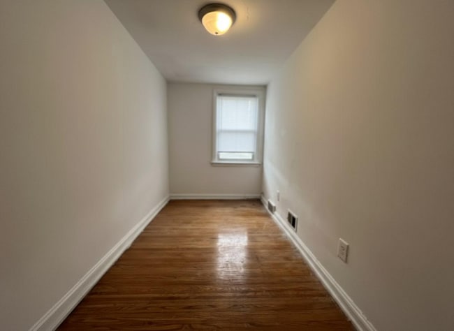 Building Photo - 2214 Bond Ave