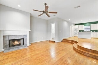 Building Photo - 1604 Reinerman St