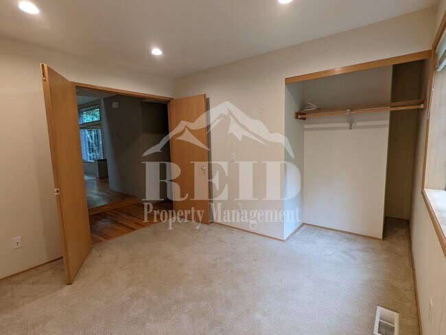 Building Photo - 7027 Killeen Pl SW