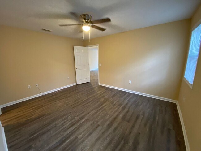 Building Photo - 1205 Beaver Creek Dr