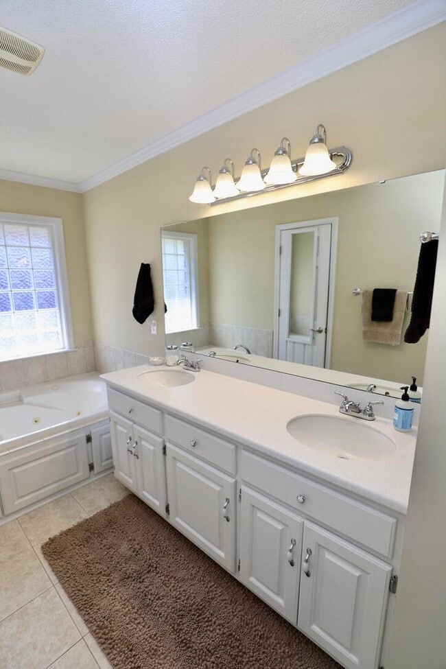 Building Photo - 3196 Daufaskie Rd