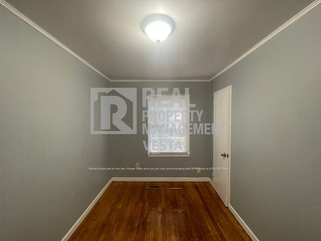 Building Photo - Newly Remodeled 4 Bedroom Home in South Macon