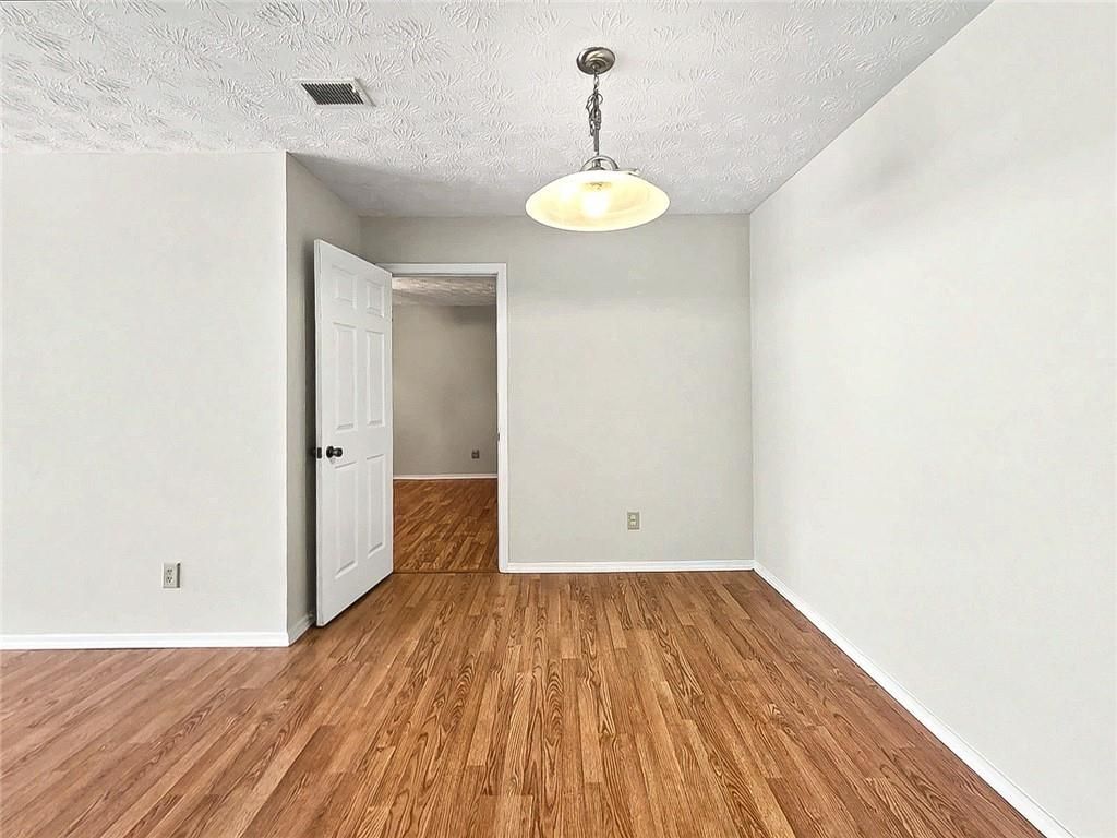 Building Photo - 1702 Country Park Dr