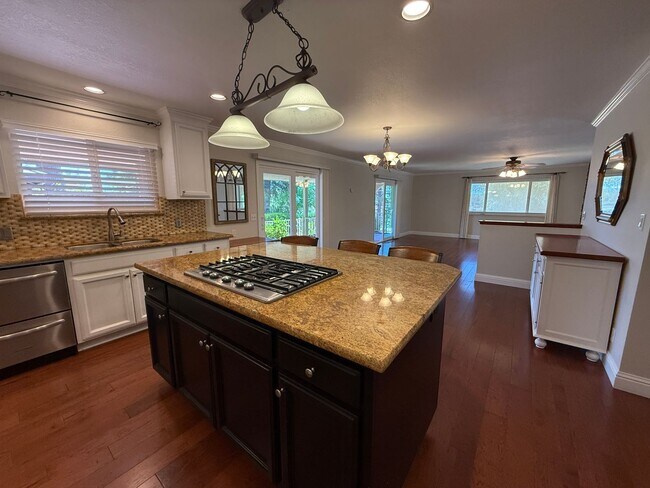 Building Photo - 23799 Woodhaven Pl