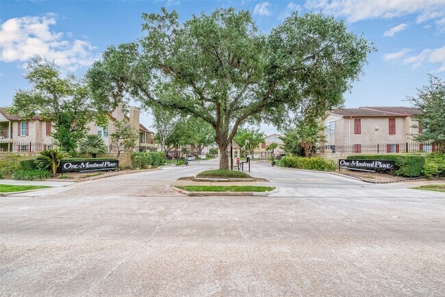 Building Photo - 2120 El Paseo St