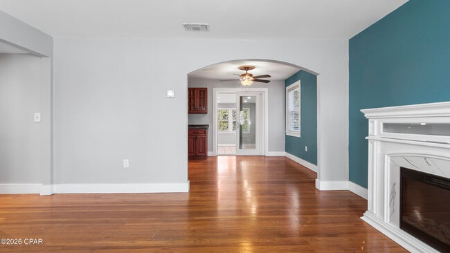 Building Photo - 1207 Buena Vista Blvd