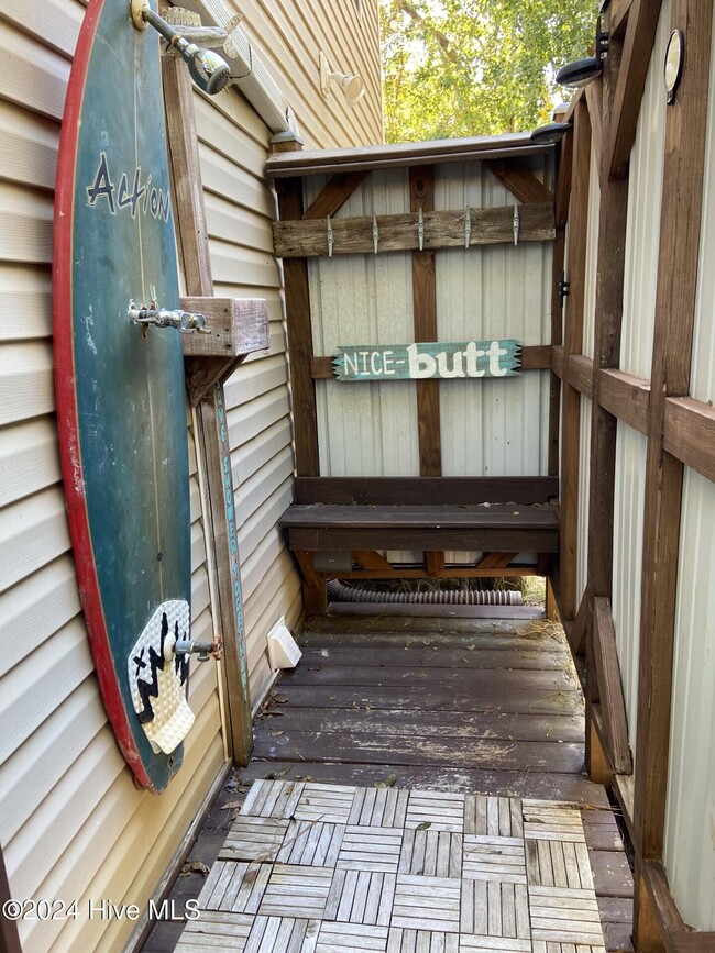 Building Photo - 311 Cape Lookout Loop