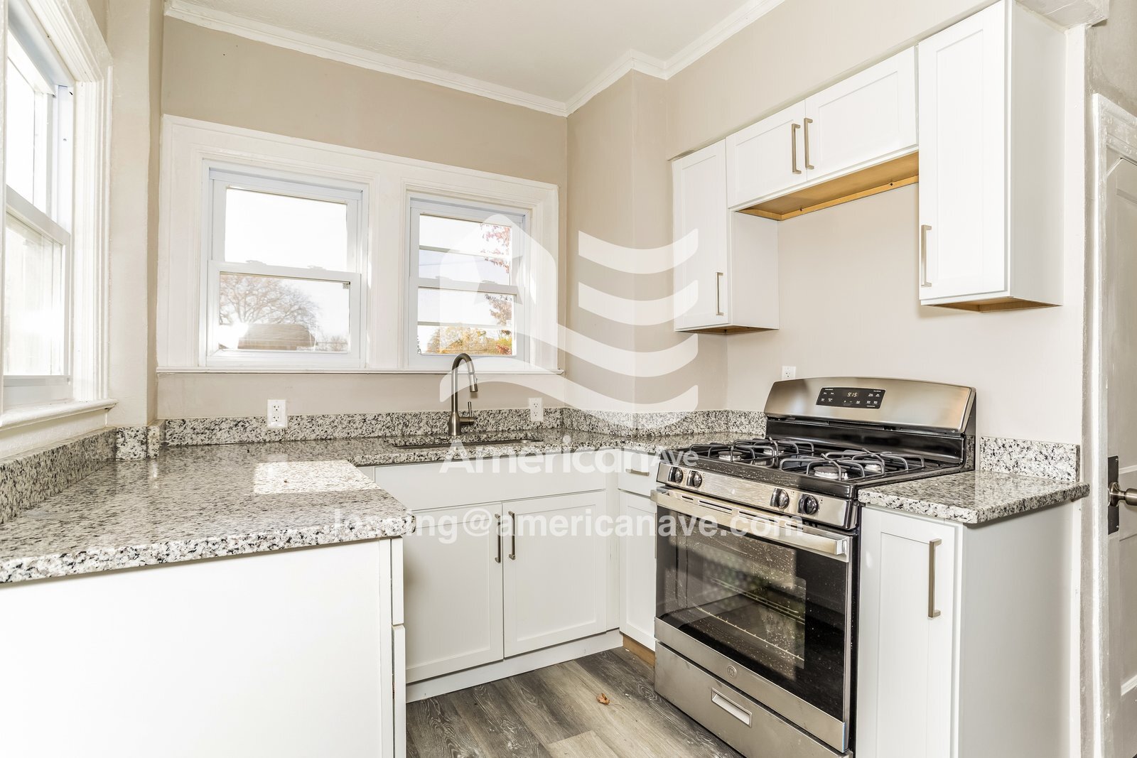 Building Photo - 208 N Walnut St