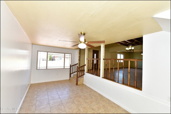 Building Photo - 908 Bolivia St