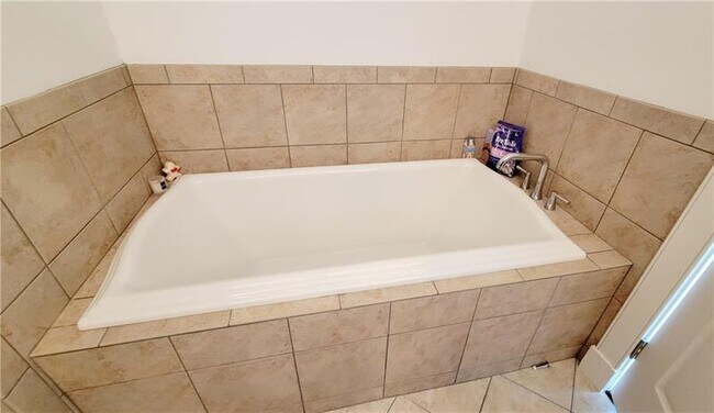 Building Photo - 550 Market St