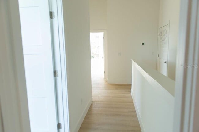 Building Photo - 3826 Pompano Dr SE