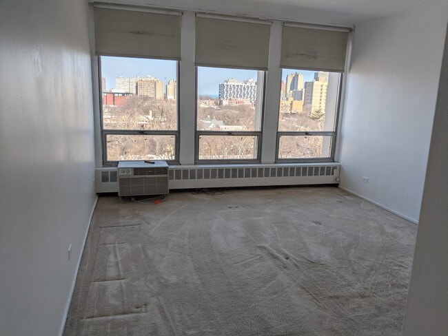 Building Photo - 1401 E 55th St