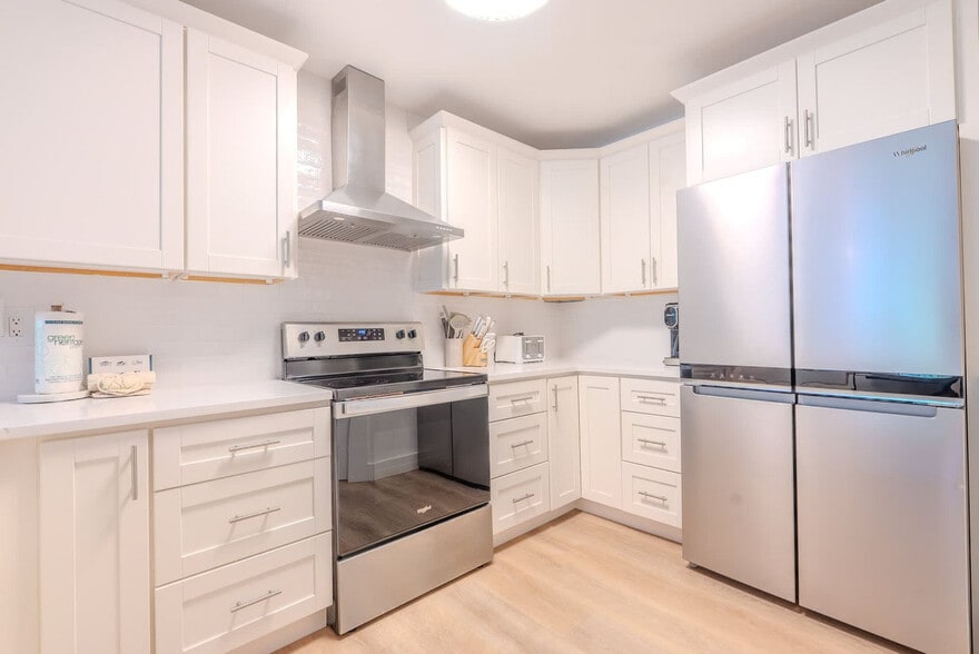 Building Photo - 10 Lemoyne Ave