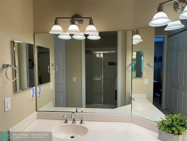 Building Photo - 3600 Oaks Clubhouse Dr