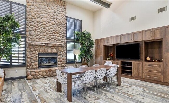 Building Photo - 555 E Silverado Ranch Blvd