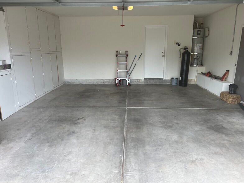 Building Photo - 8245 Ruby Mountain Way