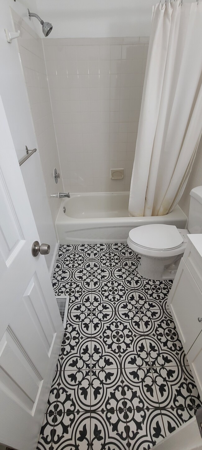 Renovated bathrooms - 7413 Columbia Ave