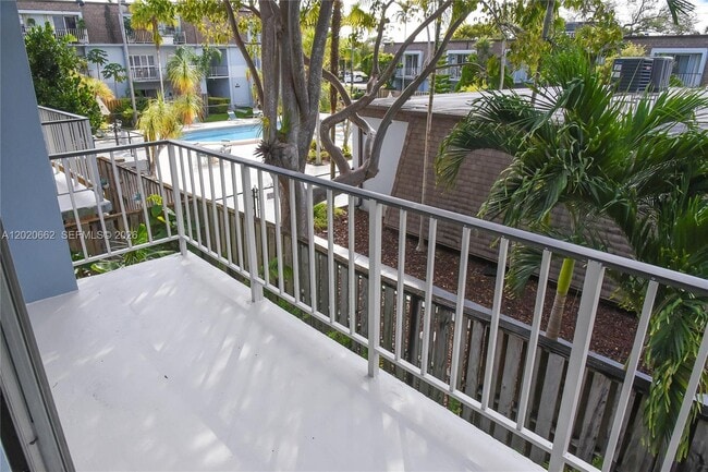 Building Photo - 9611 SW 77th Ave
