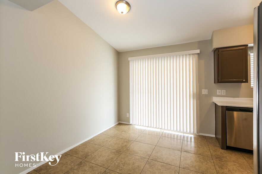 Building Photo - 5100 Chambliss Dr