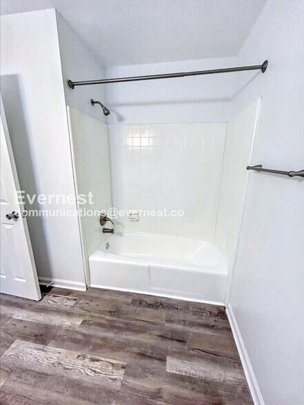 Building Photo - 5202 Harrod Ct
