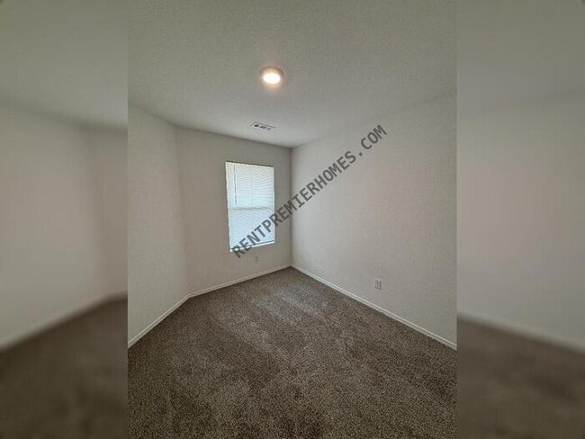 Building Photo - 70 Kinley Brk Ln