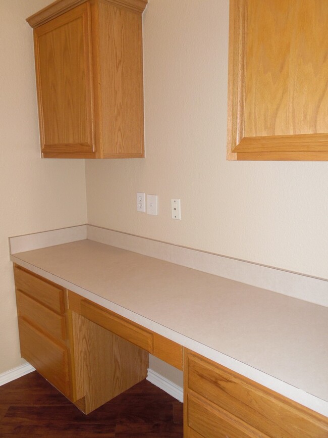 Building Photo - 3 Bedroom in Eagle Mountain-Saginaw Schools