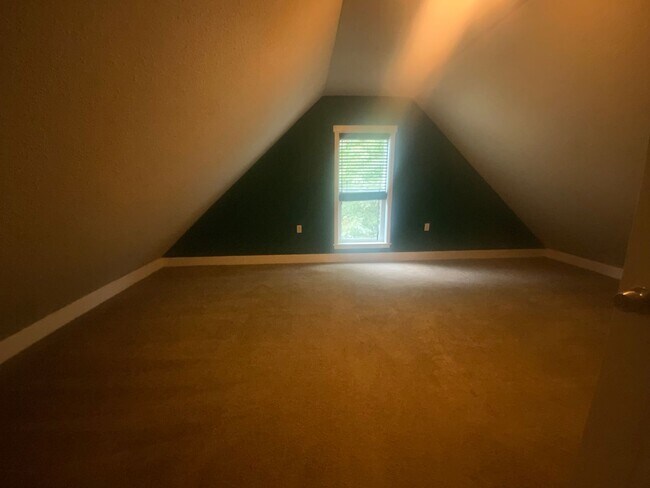 Building Photo - Newly Remodeled Tacoma Gem - Modern Comfor...