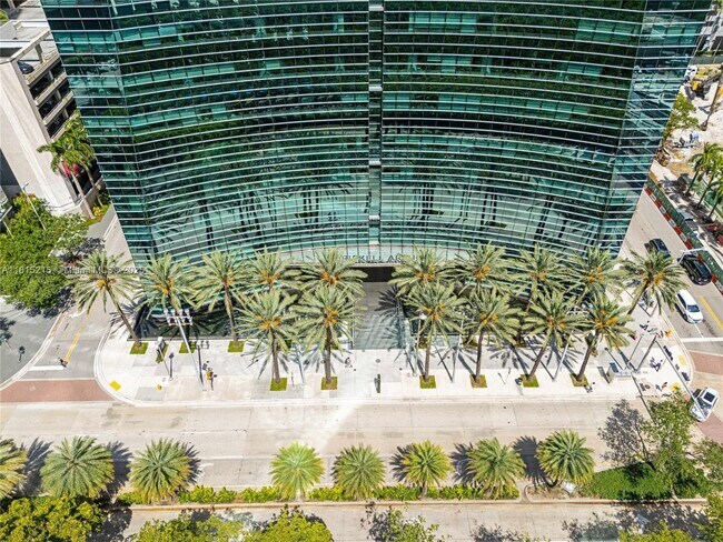 Building Photo - 1395 Brickell Ave
