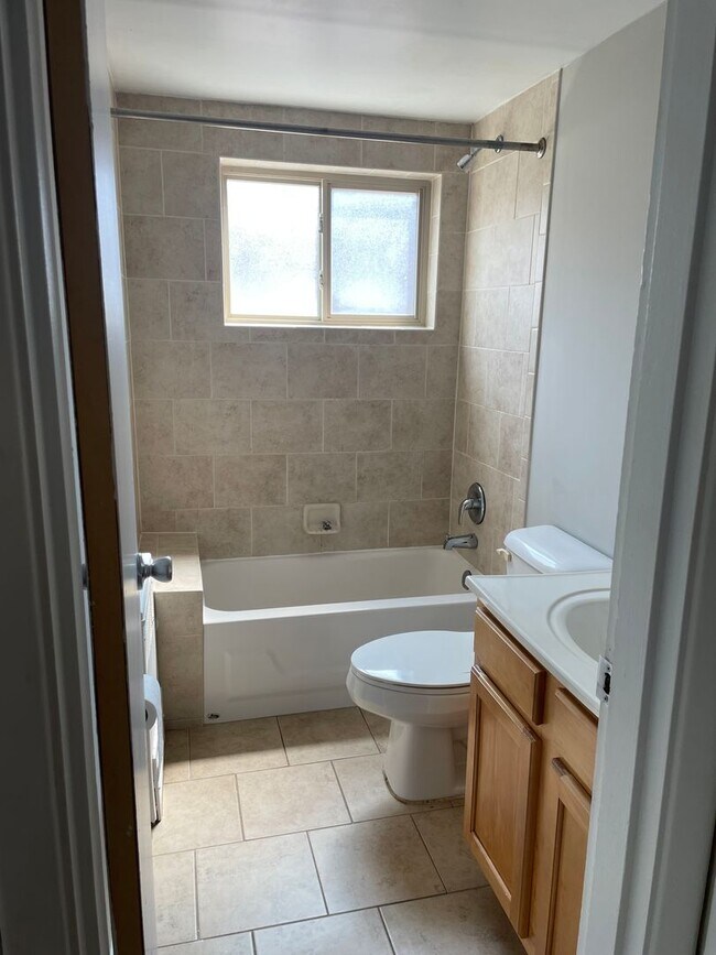 Building Photo - 555 Lowell Ave