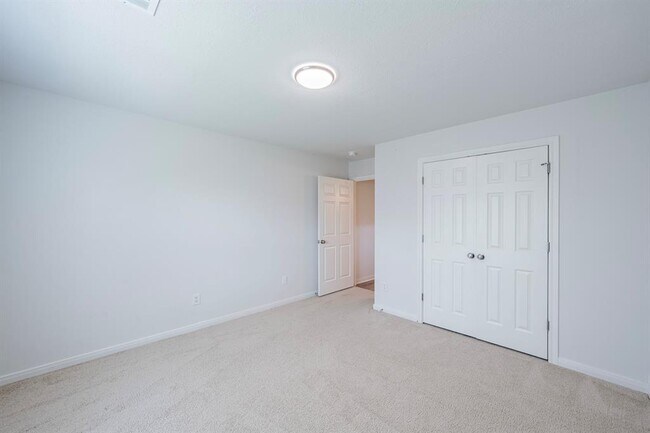 Building Photo - 331 Leisure Ln