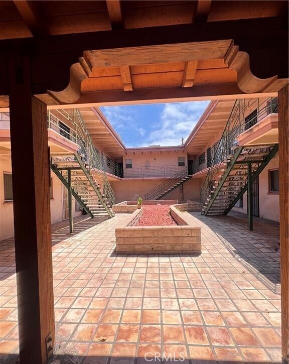 Building Photo - 2102 S Pacific Ave