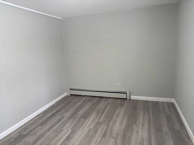 Building Photo - 176 Court St