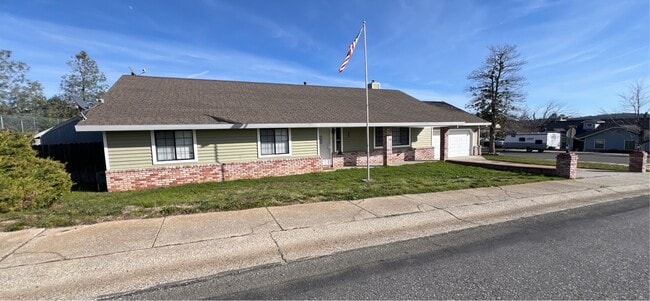 Building Photo - 153 Cypress Hill Dr