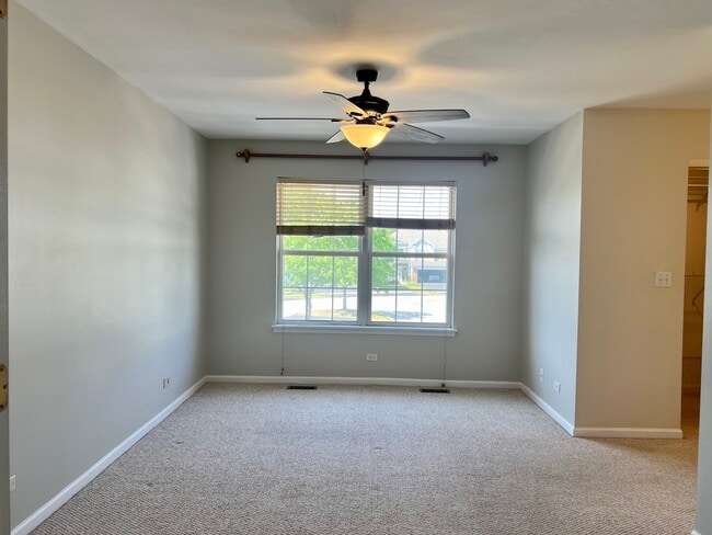 Building Photo - 1560 E Chivalry Ct
