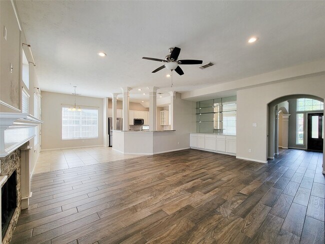 Building Photo - 31406 Capella Cir