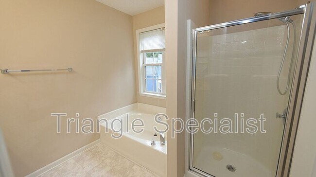 Building Photo - 5305 Pitch Pine Ct